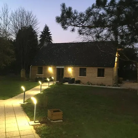 Hotel Logis Le Val Sarah Bardouville